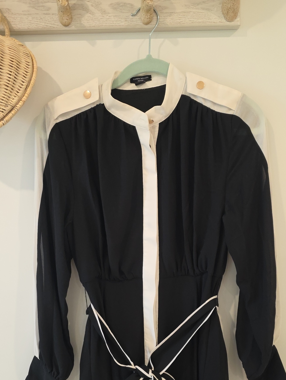 Karen Millen Black and White Long Sleeve Shirt Dress with Contrast Trim | US8P - Picture 3 of 13